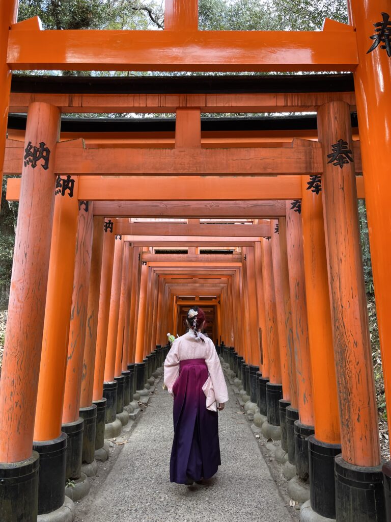 京都和服推薦｜袴(はかま)體驗漫遊稻荷神社—京都愛和服 - 京都, 和服, 和服推介, 日本, 袴