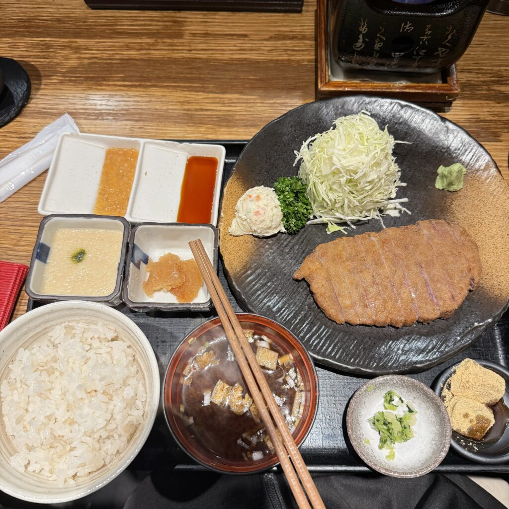 秋葉原美食推薦︱皮薄肉美吉列牛排專賣店！價錢更十分親民！？—【牛かつもと村 秋葉原店】 - 吉列牛, 和食, 日本美食, 東京美食, 秋葉原, 秋葉原美食