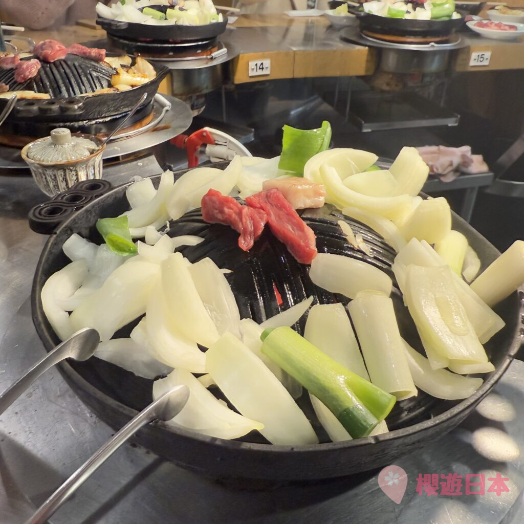 札幌美食推薦︱超過70年歷史 薄野必食烤羊肉人氣老店【成吉思汗 不倒翁】 - 北海道, 北海道美食, 日本, 日本美食, 日本餐廳, 札幌, 札幌美食, 烤羊肉, 燒肉, 薄野