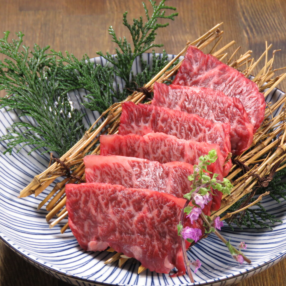 大阪人氣燒肉名店8選︱從奢華體驗到高CP值選擇，一文掌握懶人必看【大阪和牛燒肉推薦】 - 大阪, 大阪美食, 日本, 日本美食, 日本餐廳, 燒肉